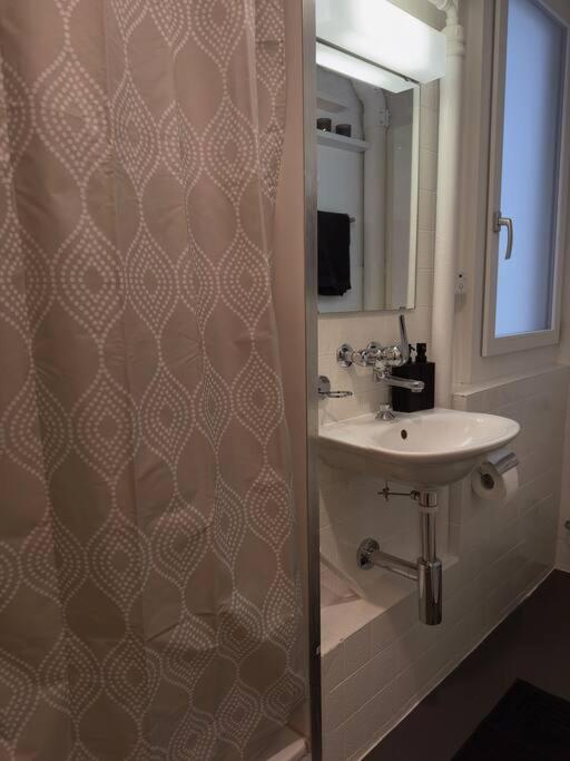 Suesse Wohnung In Zuercher Altstadt 3 Zürich Kültér fotó
